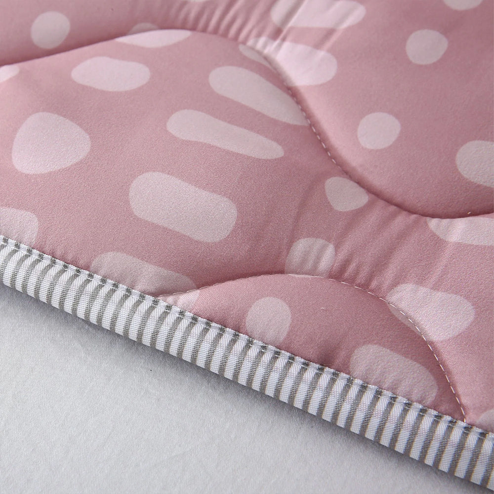 STILVOLL UND AMÜSANT – Die Baby Krabbeldecke im Unisex-Hygge-Design