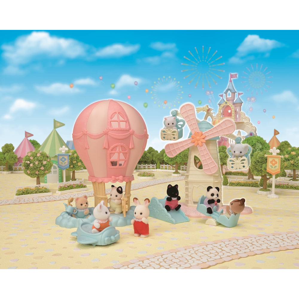 Sylvanian Families Baby Ballon Spielhaus – Luftige Abenteuer mit dem Tuxedo Katzen Baby