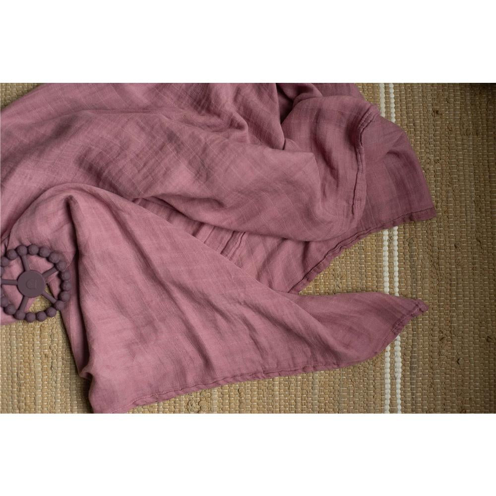 SOINA Musselin Multifunktionsdecke – Vielseitiger Begleiter in Old Pink