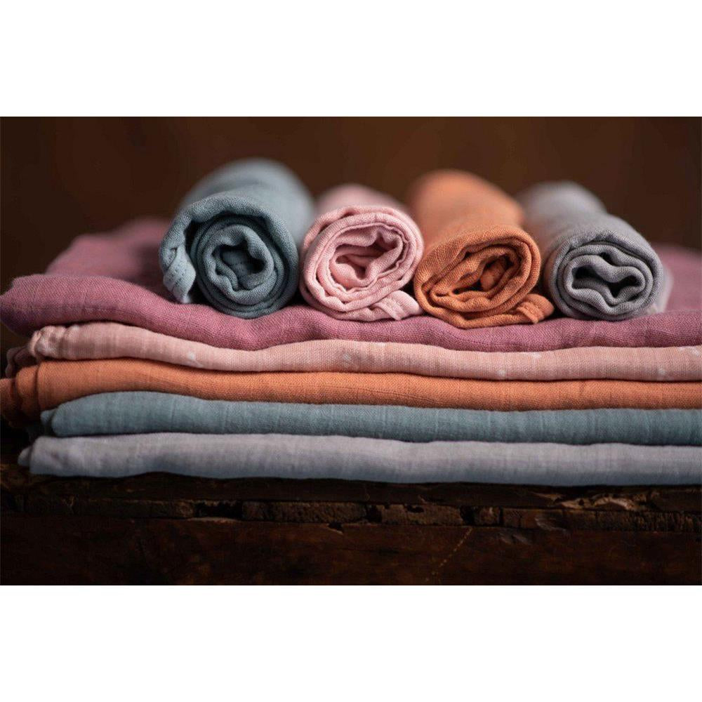 SOINA Musselin Multifunktionsdecke – Vielseitiger Begleiter in Old Pink