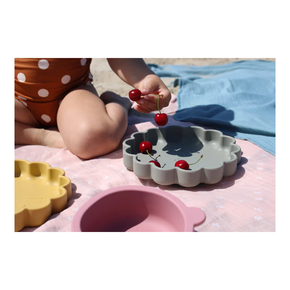 SOINA Silikonteller Eden mit Saugnapf – Rutschfest & Sicher für Babys (Salbei)