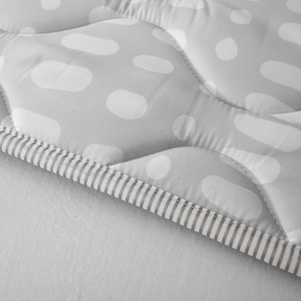 STILVOLL und AMÜSANT – Die Baby Krabbeldecke im Unisex-Hygge-Design