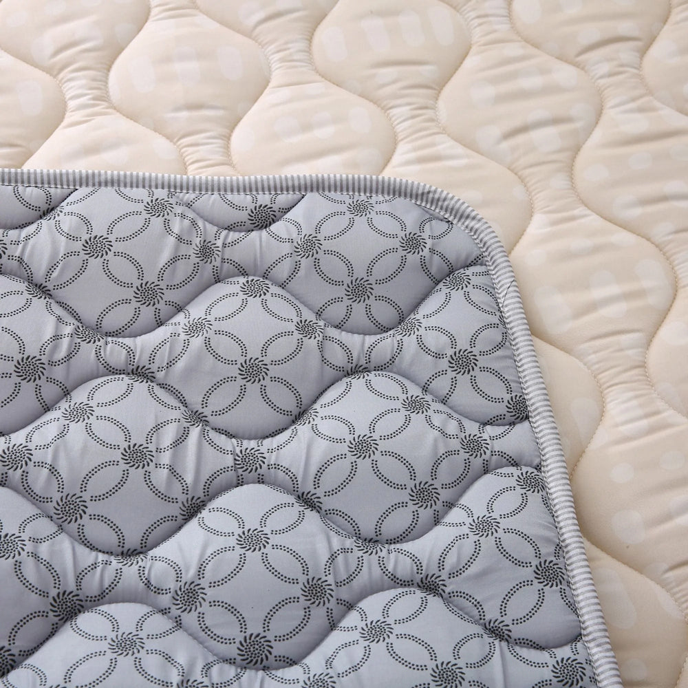 STILVOLL und AMÜSANT – Baby Krabbeldecke im Unisex-Hygge-Design