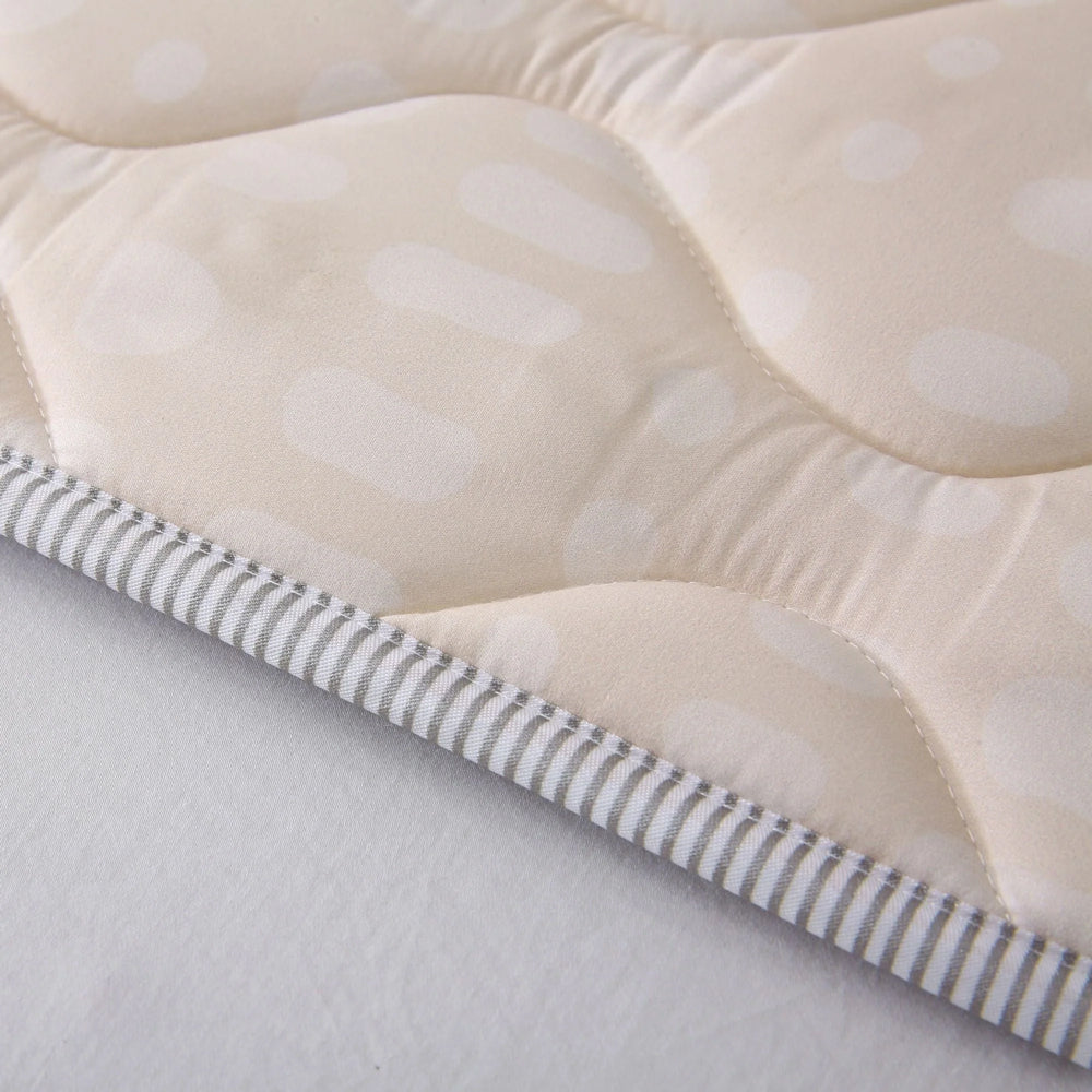 STILVOLL und AMÜSANT – Baby Krabbeldecke im Unisex-Hygge-Design